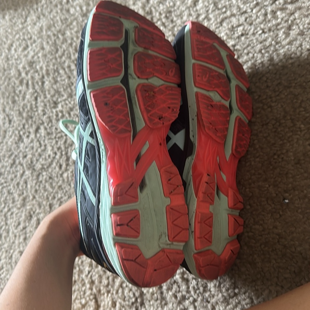 ASICS GT-2000 - Picture 7 of 9